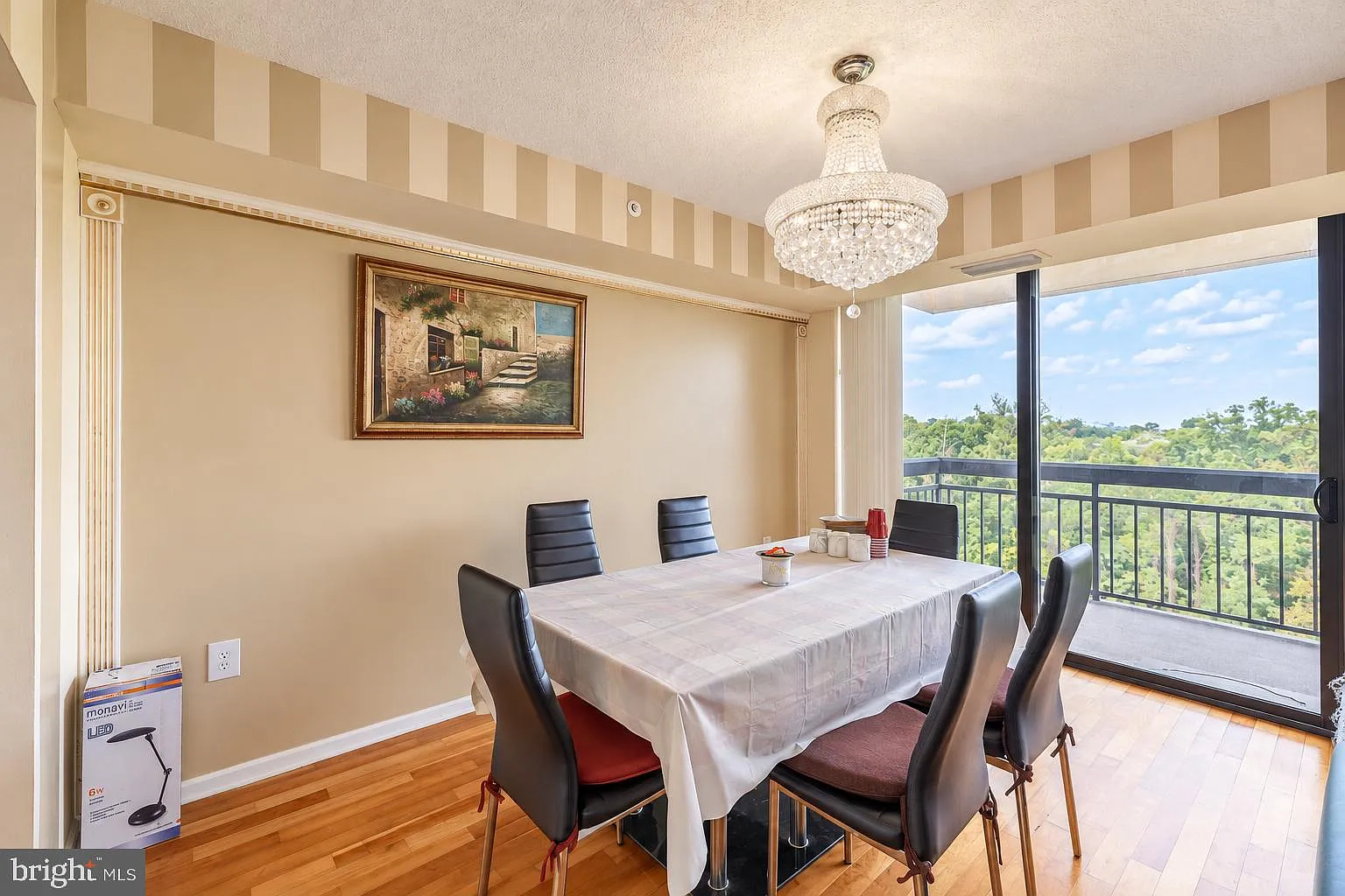 Renaissance 2230 Condominium — Photo 4