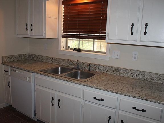 Kitchen granite countertops