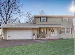 17755 W Steven Dr, New Berlin, WI 53146