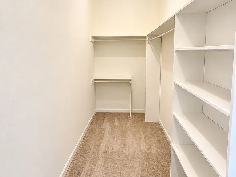 235 King St #6 — Photo 18