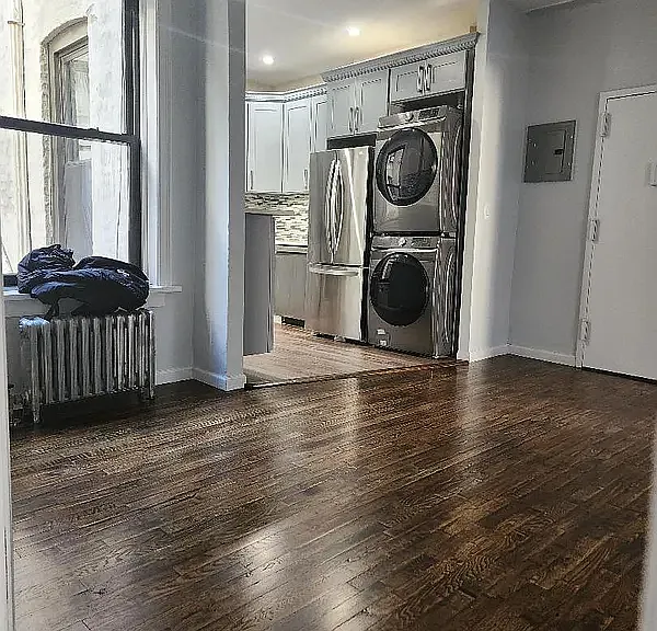 572 Maple St #1 — Photo 1