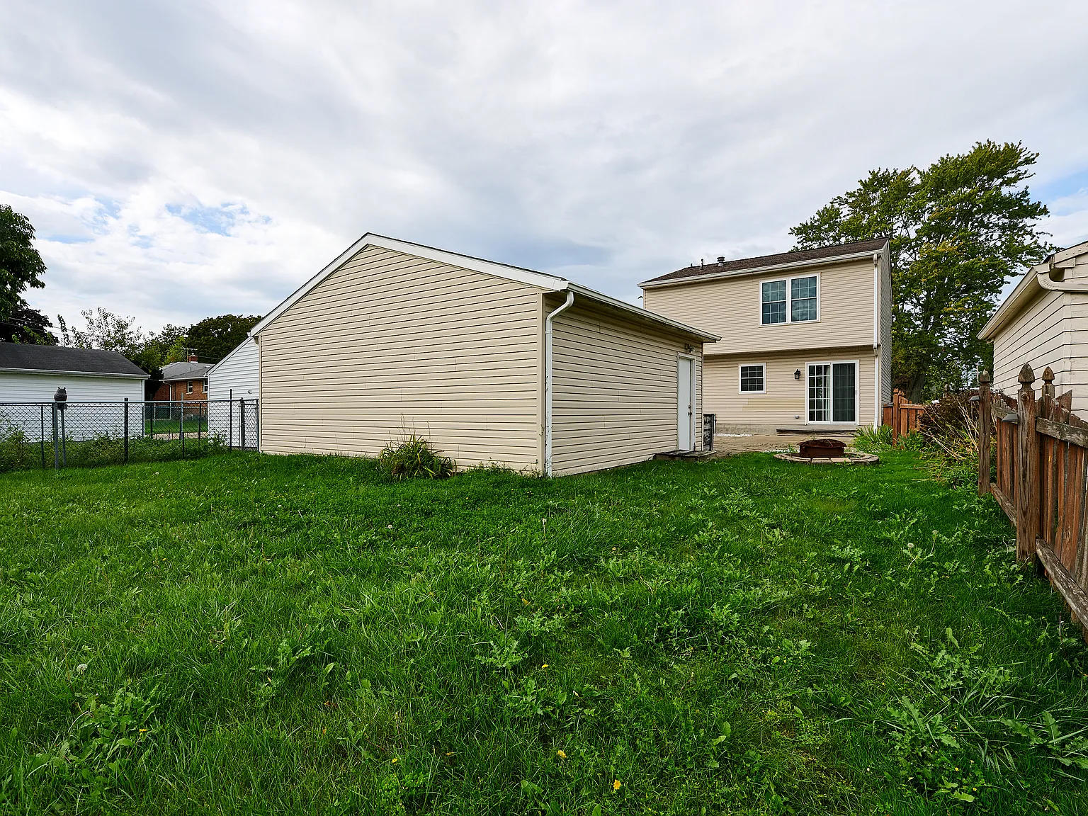 3 bed, 1400 sqft, $1,995 — Photo 4