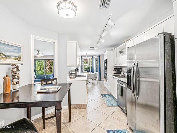 5th image of 2962 Sea Oats Cir
