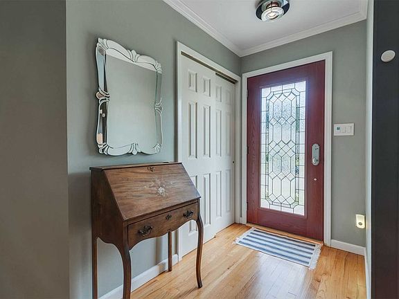 2nd image of 16 Newcastle Ave
