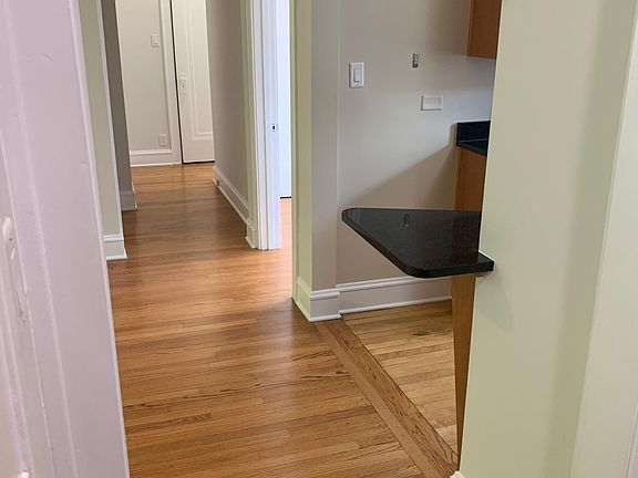 4th image of 4520 N Hamilton Ave #2