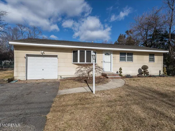 42 Redwood Place, Jackson, NJ 08527