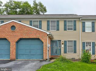 451 Crosswinds Dr, Lititz, PA 17543