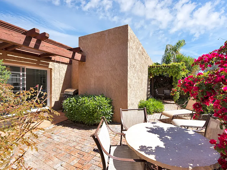 8095 E Via Del Desierto — Photo 37