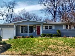 1245 Parakeet Ln, Florissant, MO