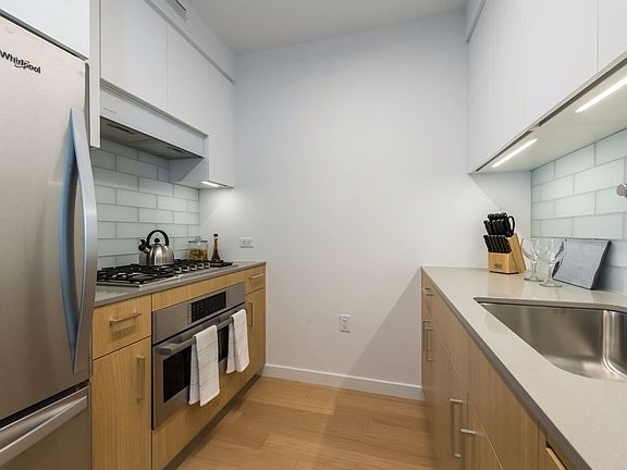 3rd image of 10 Halletts Poin APT 1204