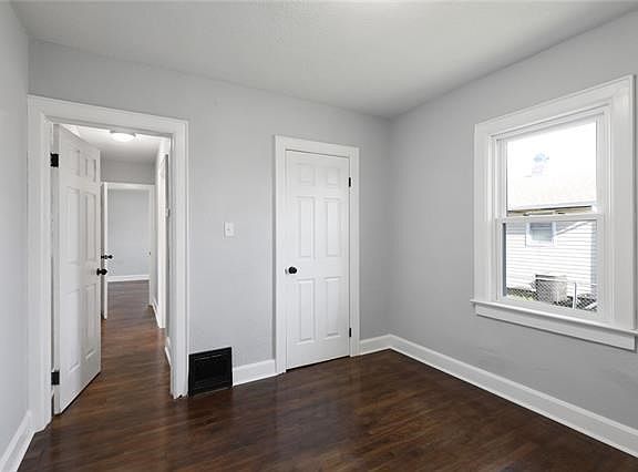 5th image of 1535 S 49th Ter