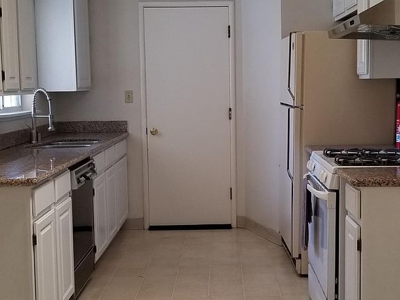 2nd image of 831 S Mary Ave
