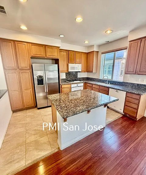 1652 Salamoni Ct — Photo 2
