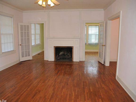 3rd image of 411 E Market Ave
