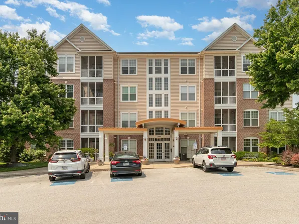 1010 Crest Way APT 403, York, PA 17403