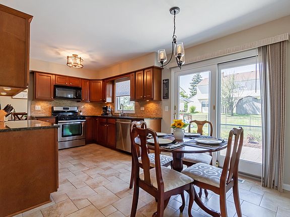 5th image of 2143 Tiffany Dr
