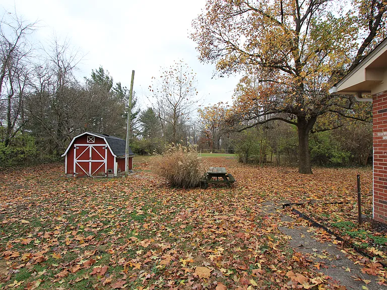 7485 E County Road 400 N — Photo 35