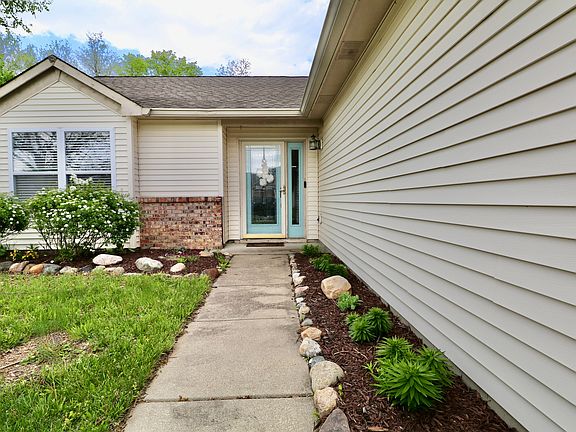5th image of 10688 Ashview Dr