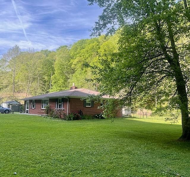 1st image of 439 Laurel Rd