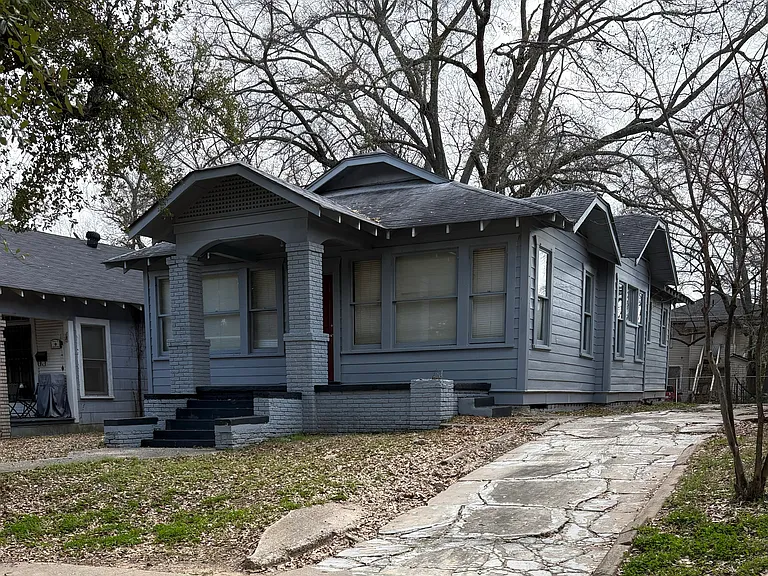539 Kirby Pl — Photo 1