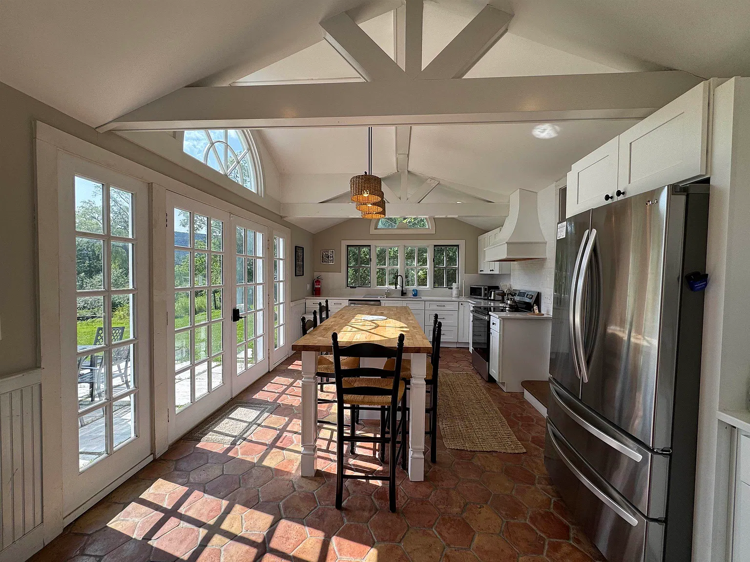 3 bed, 1.5 bath, 1800 sqft, $6,500 — Photo 4