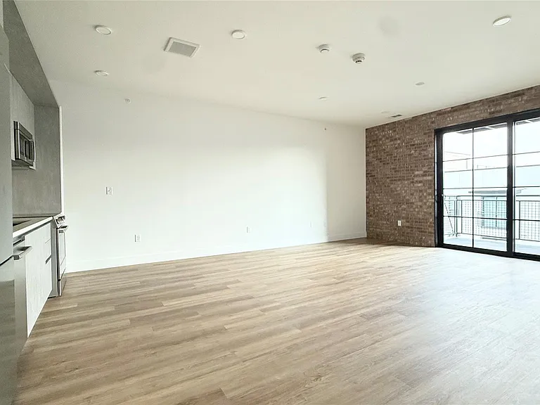 4315 S Congress Ave #515 — Photo 2