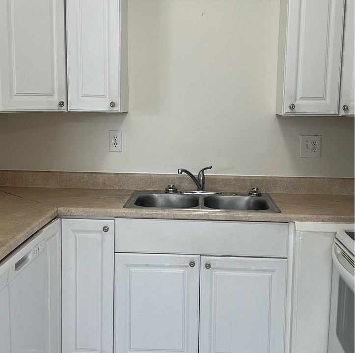 1st image of 4313 Centennial Ct APT 4