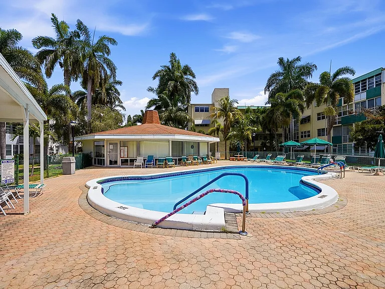 1333 E Hallandale Beach Blvd #335 — Photo 18