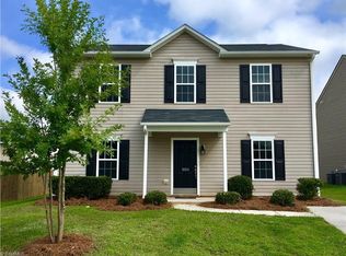 1004 Meadow Oak Dr, Greensboro, NC 27406