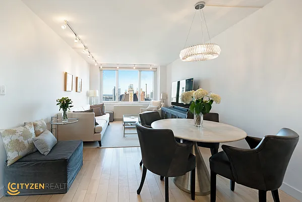 Rented by City Zen Realty | media 36