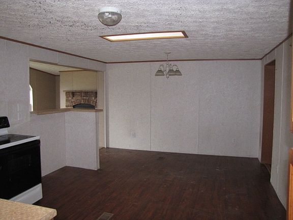 5th image of 214 Lewis Dr #212
