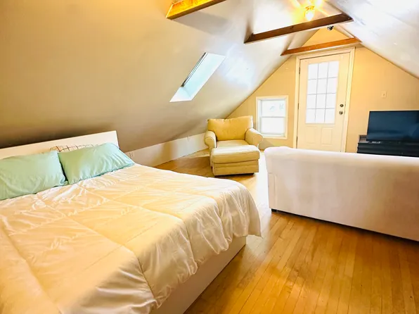 8 Vernon St #3, Plymouth, MA 02360