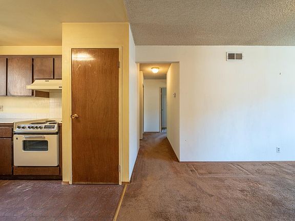4th image of 121 Paradise Dr