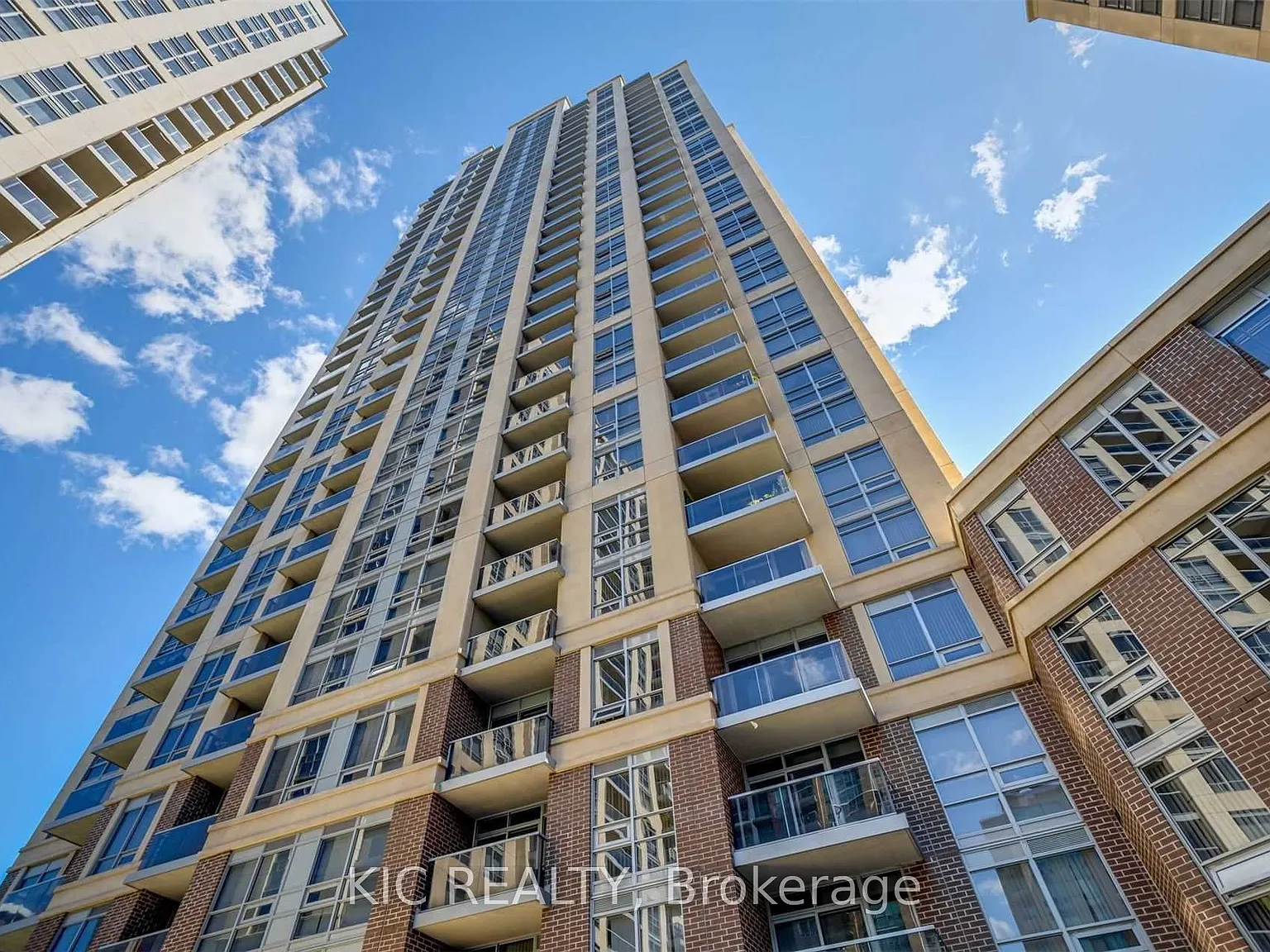 3 bed, $3,000 — Photo 1