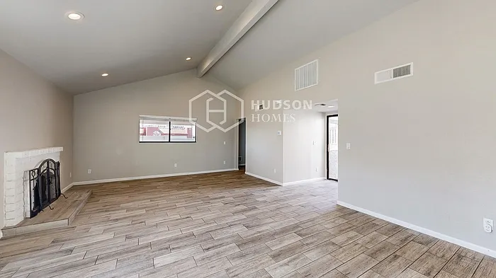 5135 W Mission Ln — Photo 7