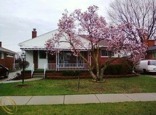 25306 Ursuline St, Saint Clair Shores, MI 48081