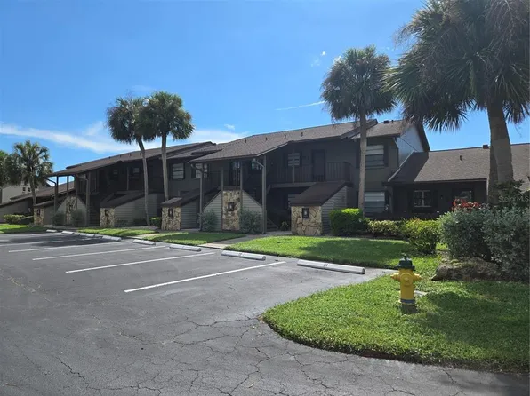 927 CAPRI ISLES BOULEVARD #10, VENICE, FL 34292