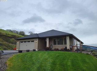 240 Hatfield Dr, Roseburg, OR 97470