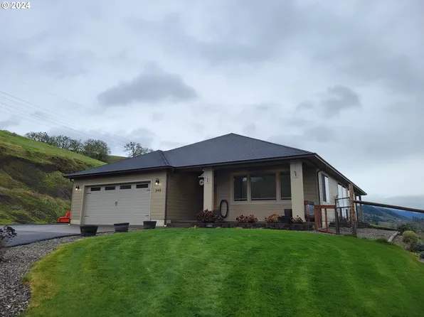 240 Hatfield Dr, Roseburg, OR 97470
