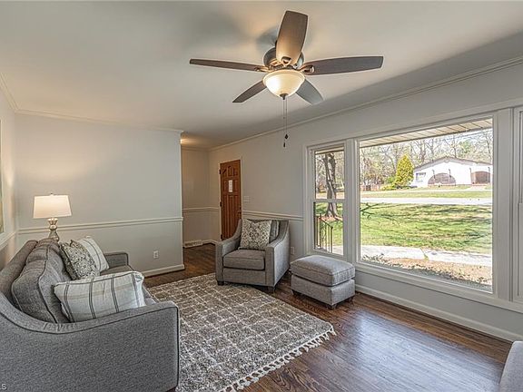5th image of 1001 Sherwood Dr