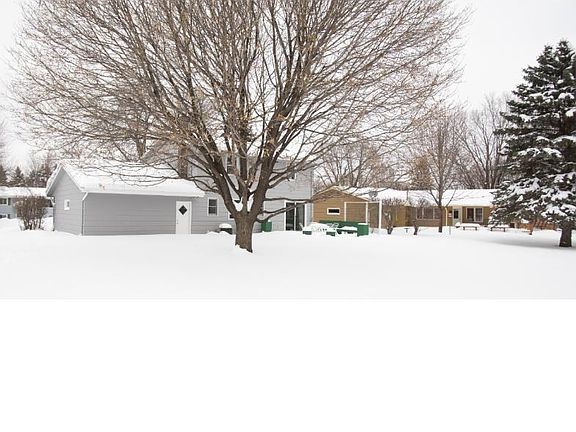 3rd image of 2936 Winthrop Dr