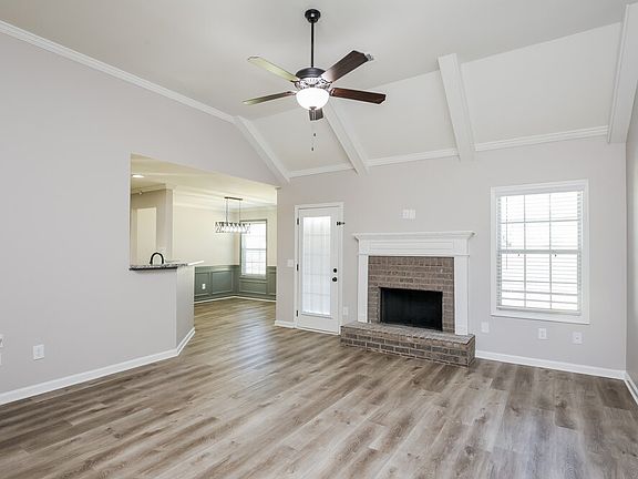 4th image of 844 Pinnacle Dr