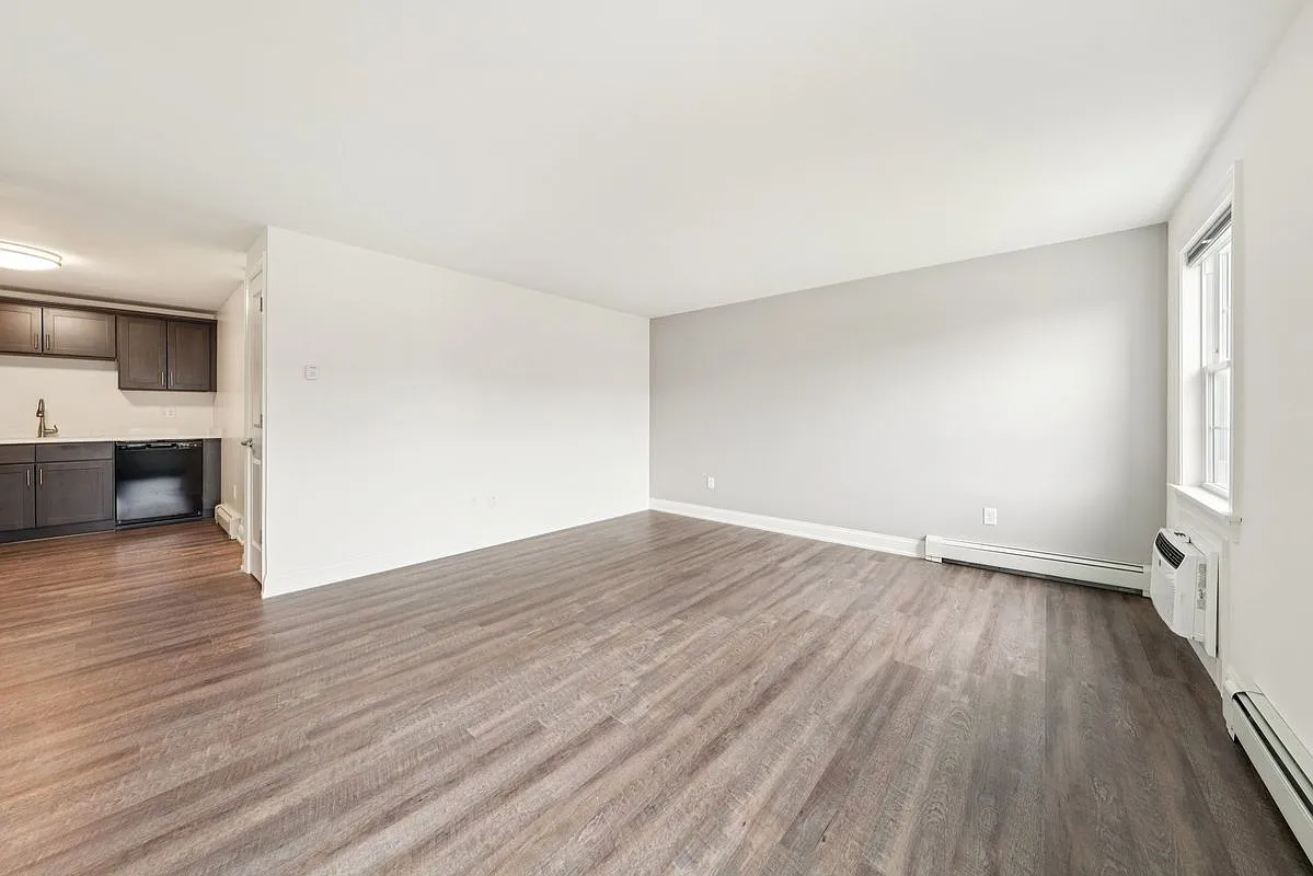 1 bed, 1.0 bath, 560 sqft, $1,465 — Photo 2