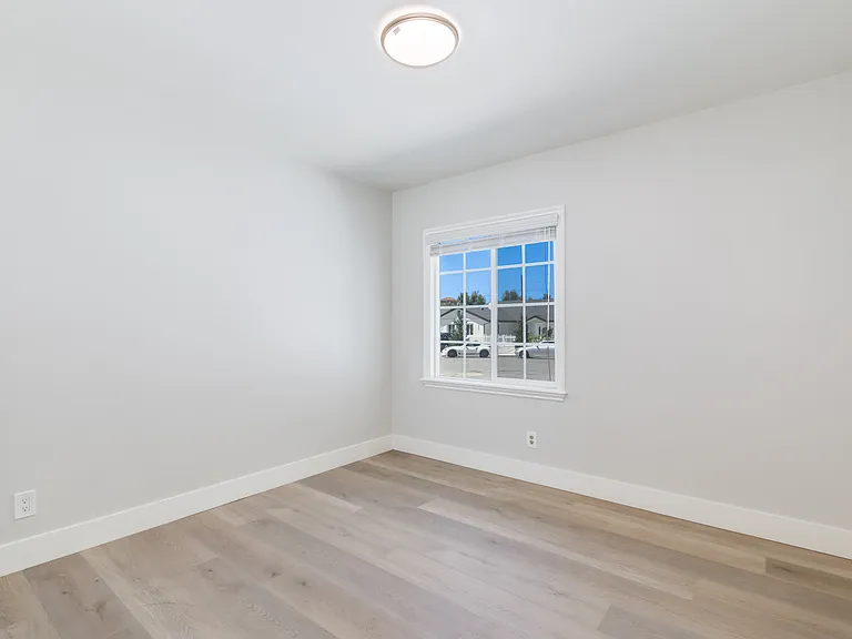 9050 Terhune Ave — Photo 8