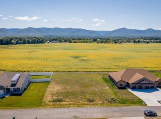 Retriever Ln, Mc Gaheysville, VA 22840