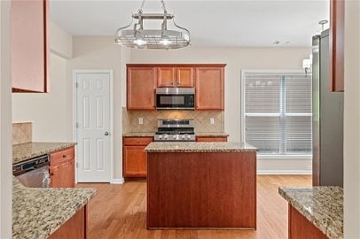 3rd image of 1125 Harvest Brook Way