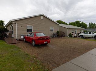 705 & 707 Main St, Underwood, ND 58576