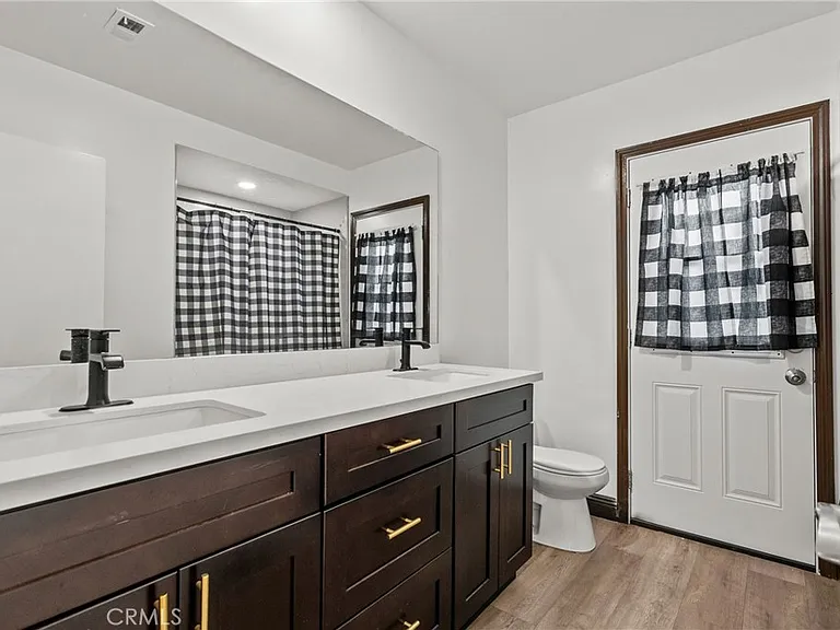 9724 Bothwell Rd — Photo 22