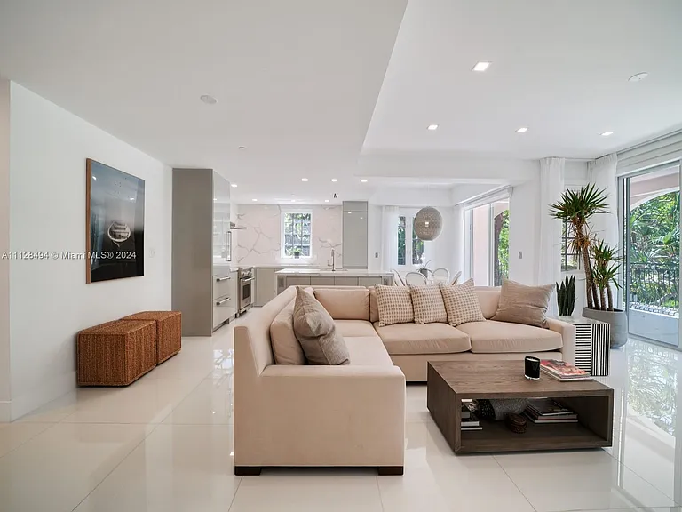 19117 Fisher Island Dr #19117 — Photo 4