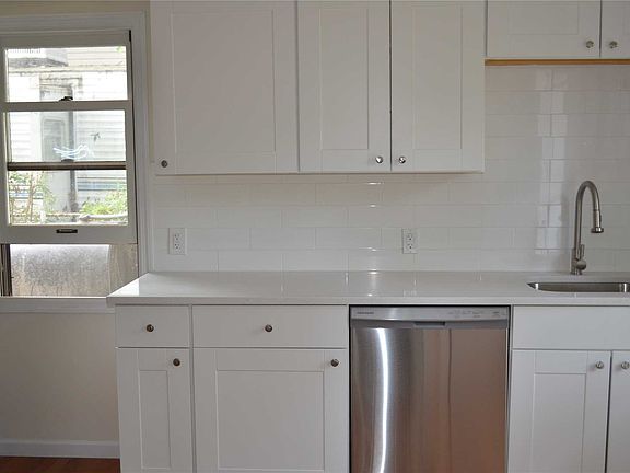 5th image of 83 Elmwood Ave